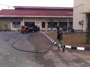 Pengaspalan Hotmix Halaman Parkir Pusdokes Polri Jakarta (1)             
