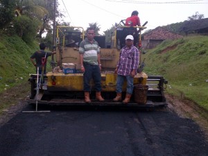 Pengaspalan Hotmix Jalan Pemda Serang (1)  